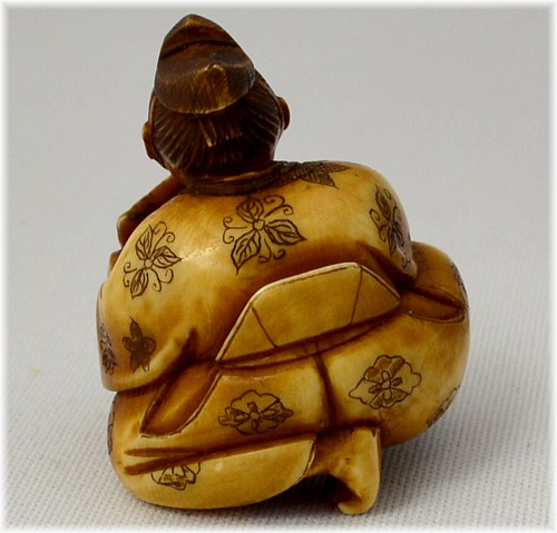 японская антикварная нэцкэ МУЗЫКАНТ с барабаном