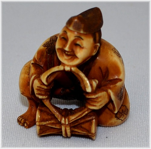 японская коллекционная нэцкэ из слоновой кости