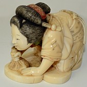 японская статуэтка окимоно из слоновой кости Женщина