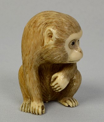 Обезьяна, японская нэцкэ из слоновой кости,1930-е гг.
