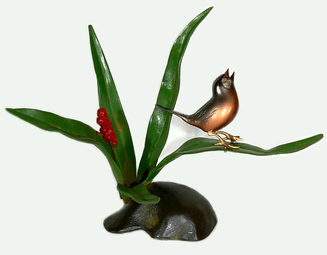 японская статуэтка из бронзы Птичка на листе, 1930-50-е гг.