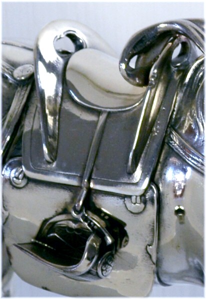 японская серебрянная скульптура Самурайская Лошадь, деталь