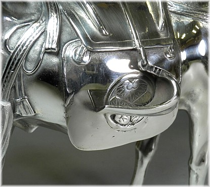 японская серебрянная скульптура Самурайская Лошадь, деталь