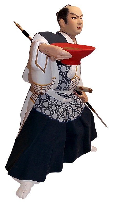 японская статуэтка в виде воина с копьем и чашей для сакэ, Хаката, 1960-е гг.