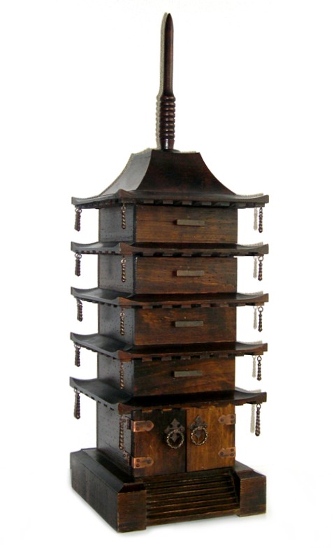японский резной шкаф для коллекций в виде ПАГОДЫ, 1930-е гг