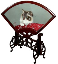 Вышитый интерьерный экран Котенок