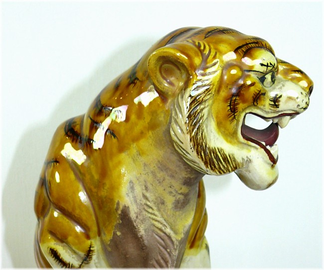 ТИГР, японская старинная фарфоровая статуэтка