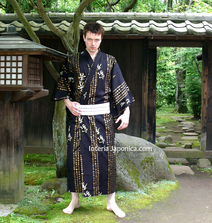 японское традиционное мужское кимоно из хлопка