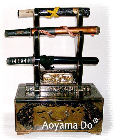 коллекция японских антикварных кинжалов танто