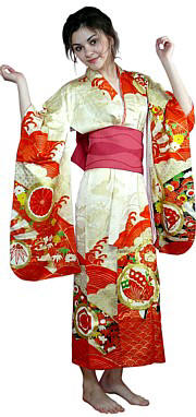 японское старинное шелковое кимоно с вышивкой золотом
