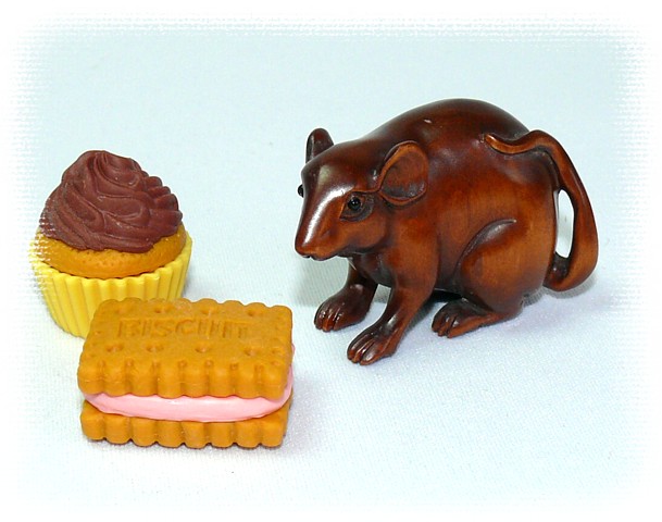 нецке ЛЮБОПЫТНАЯ КРЫСА, кипарис, 1930-50-е гг.