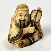 японская нэцкэ из слоновой кости Дзюродзин, один из Семи Богов Счастья