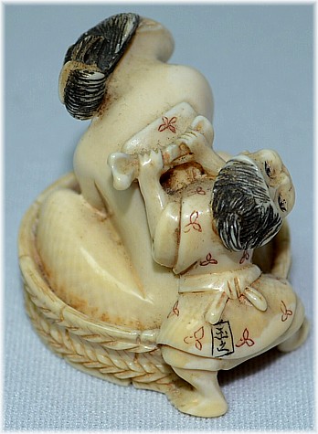 старинная нецке Женщина в бане, 1830-е гг.