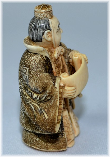 нэцкэ из слоновой кости БЭНКЭЙ, 1900-е гг.