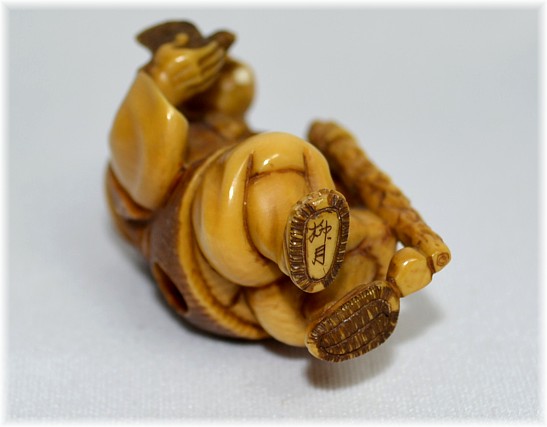 нэцкэ: слоновая кость, резьба, тонировка, конец эпохи Эдо