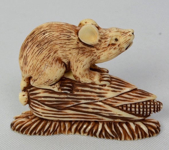 мышь-полёвка, японская нэцкэ из мамонтовой кости, эпоха Мэйдзи