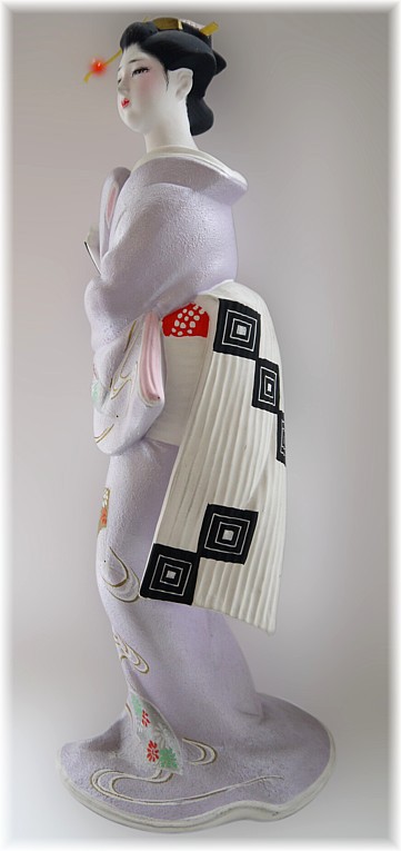 японская антикварная статуэтка  Девушка с веером