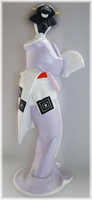 японская старинная статуэтка Девушка с веером