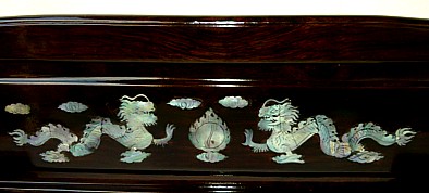 инрустация на подставке для японского меча