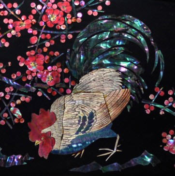 деталь инкрустации  на японской антиварной подставке для самурайских мечей